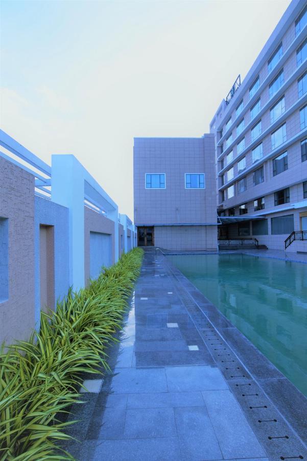 Hotel Hills Hosur Exterior photo